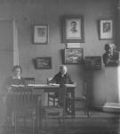 Е.С. Коц и Р.М. Плеханова в читальном зале Дома Плеханова. 1930-е гг.