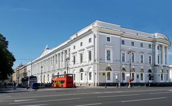 Главное здание РНБ на площади Островского